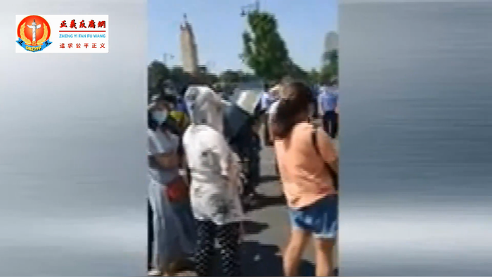 湖北女子姚青去武漢市政府門前維權.png 湖北女子姚青去武漢市政府門前維權.png