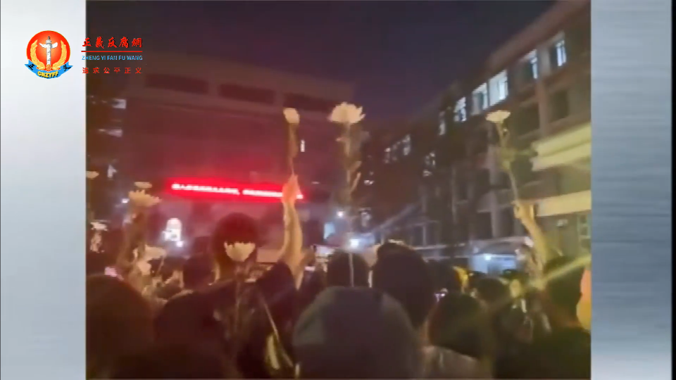 成都49中高二男生离奇坠亡 大批民众校门口要真相 (1).png 成都49中高二男生离奇坠亡 大批民众校门口要真相 (1).png